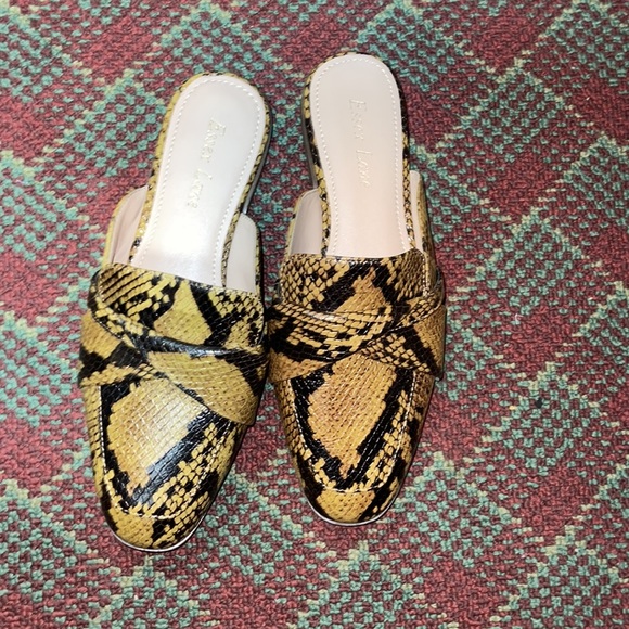 Mules - Picture 3 of 4